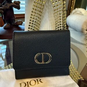Christian Dior  30 Montaigne Lotus Wallet in black grained calfskin
